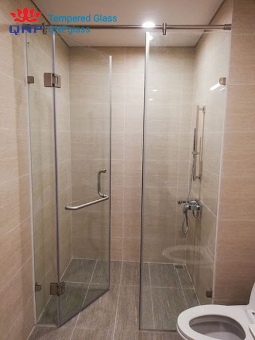 Lý do nhiều người lựa chọn vách kính tắm bản lề 90 độ cho nhà tắm?