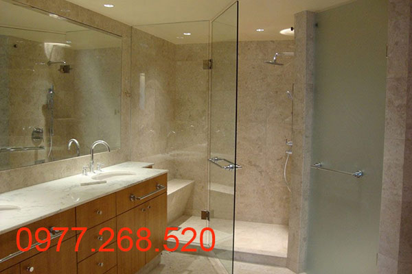 Phòng tắm có vách kính rất tiện lợi, vách kính phòng tắm đúng cách